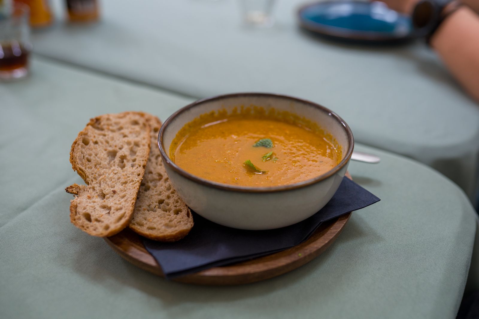 Verse soep met brood in De Zelfspot